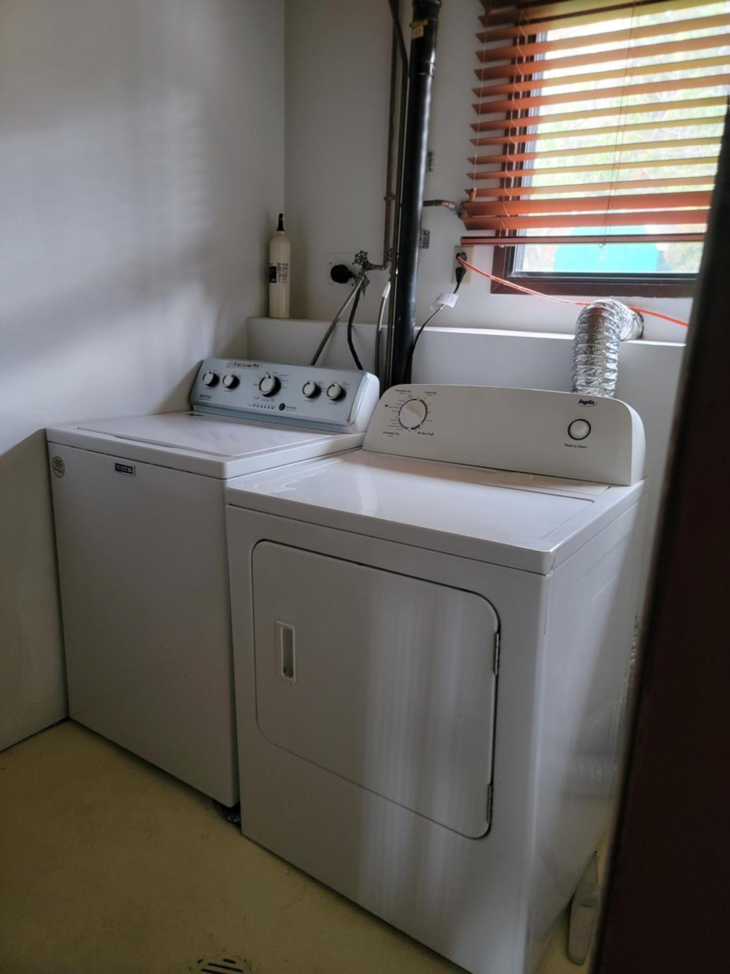 Charming - 2 Bedrooms Suite, 1 Full Bath & Family Room แคมลูปส์ ภายนอก รูปภาพ